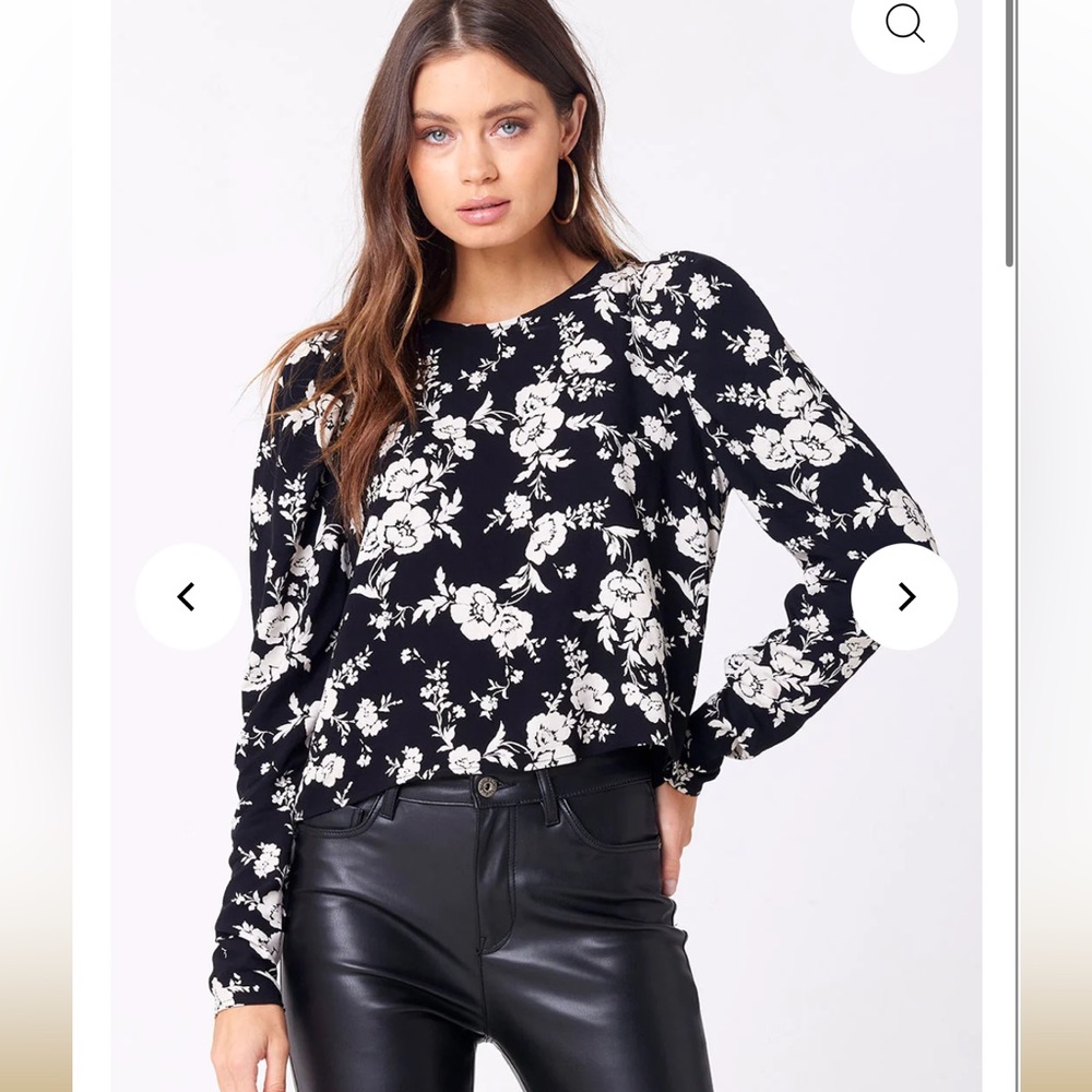NWT SALTWATER LUXE Trace Top in floral